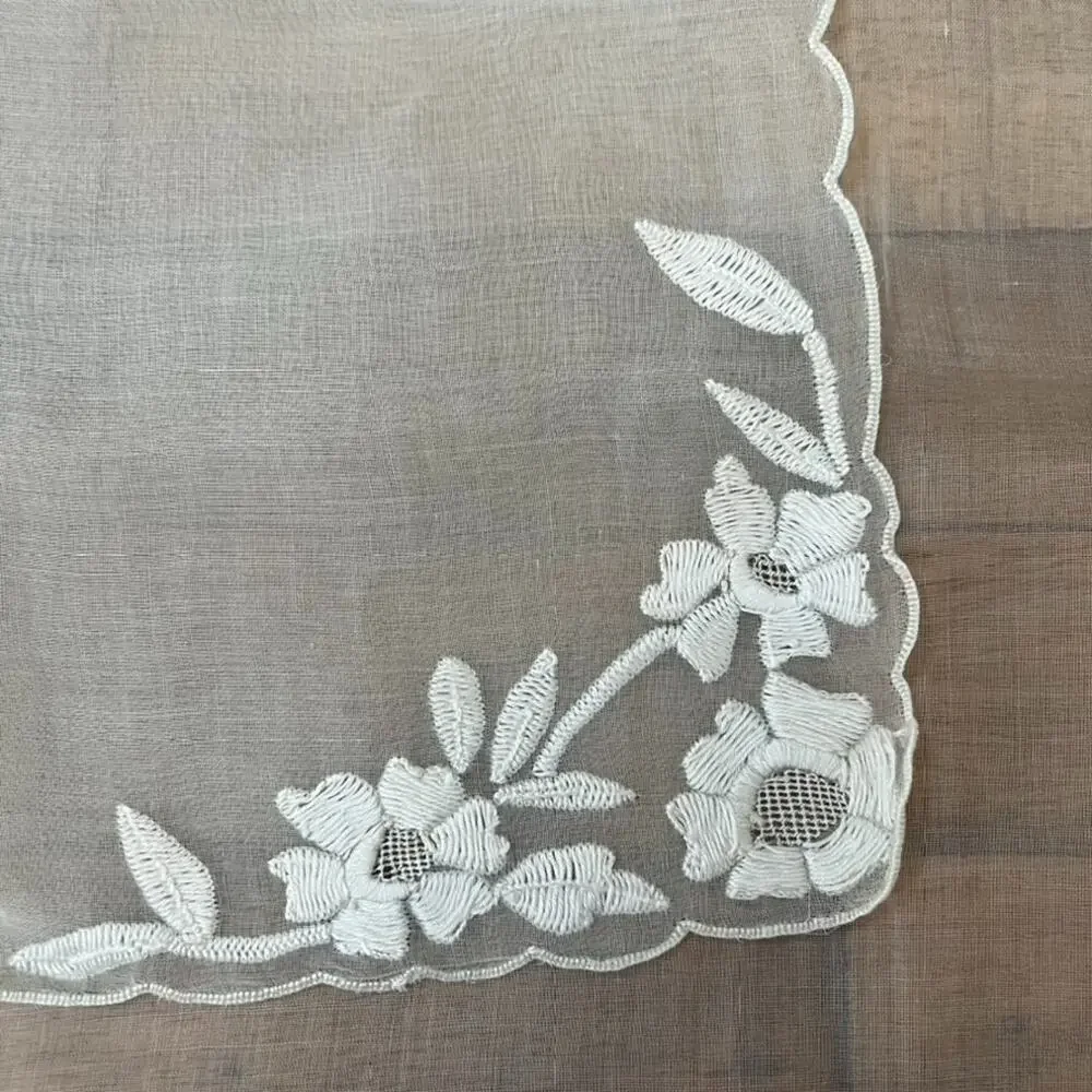 White Gauzy Sheer Napkins Floral Needlepoint Embroidery 16x16